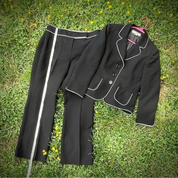 Tahari Women’s Pant Suit Black with White Piping - Elegant and Modest - Size 14 - Picture 13 of 13